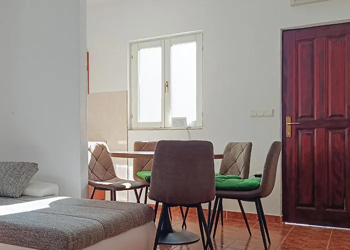 Apartment Amazing In Gornji Karin